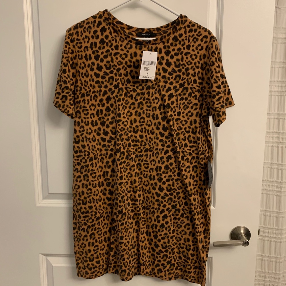 FOREVER 21 Leopard Tee Shirt Dress